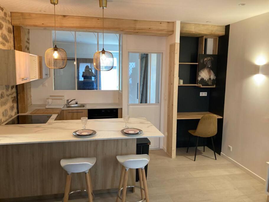 Appartement Centre Ville Quimper Avec Terrasse Extérieur photo