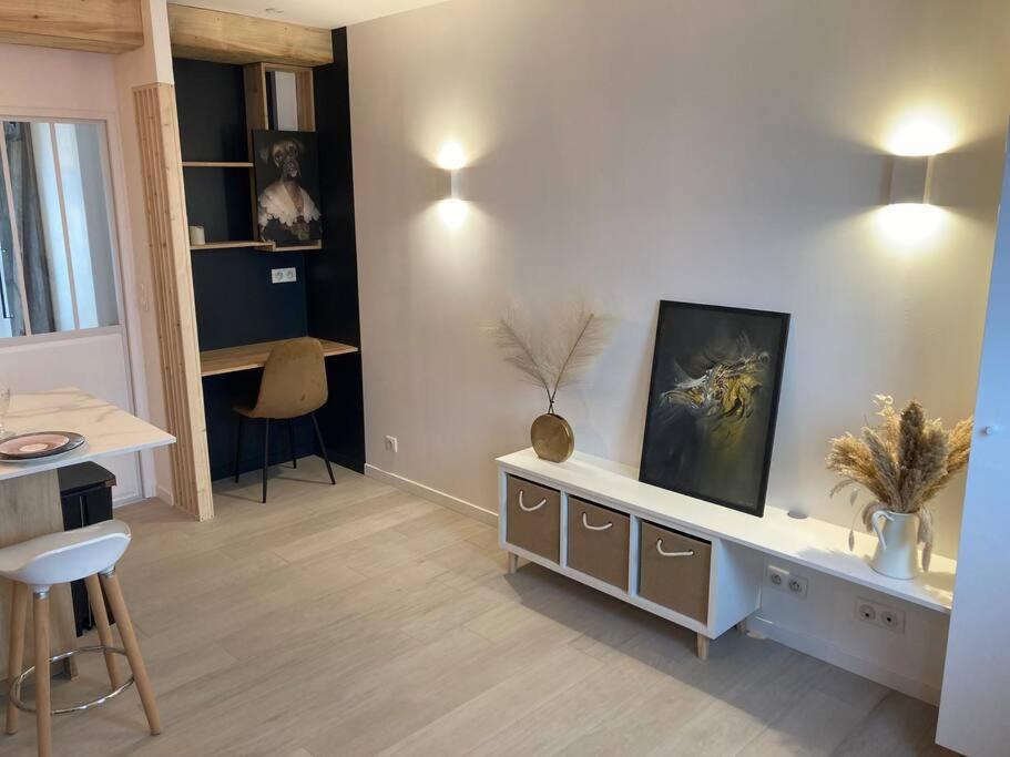 Appartement Centre Ville Quimper Avec Terrasse Extérieur photo